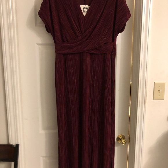 Dress - Picture 2 of 7